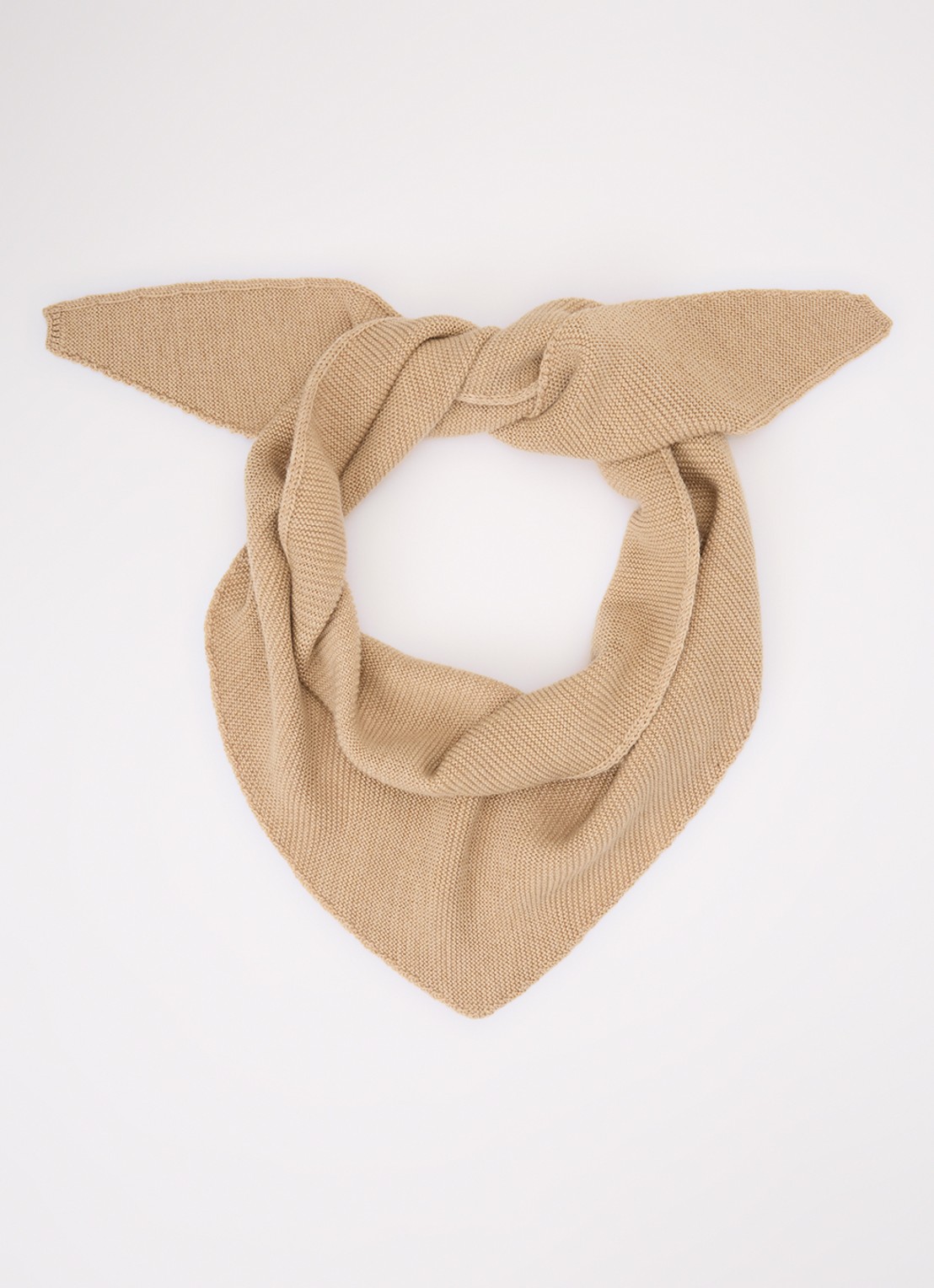 Hvid Josephina grofgebreide sjaal van merino wol 135 x 35 cm - voorkant zand