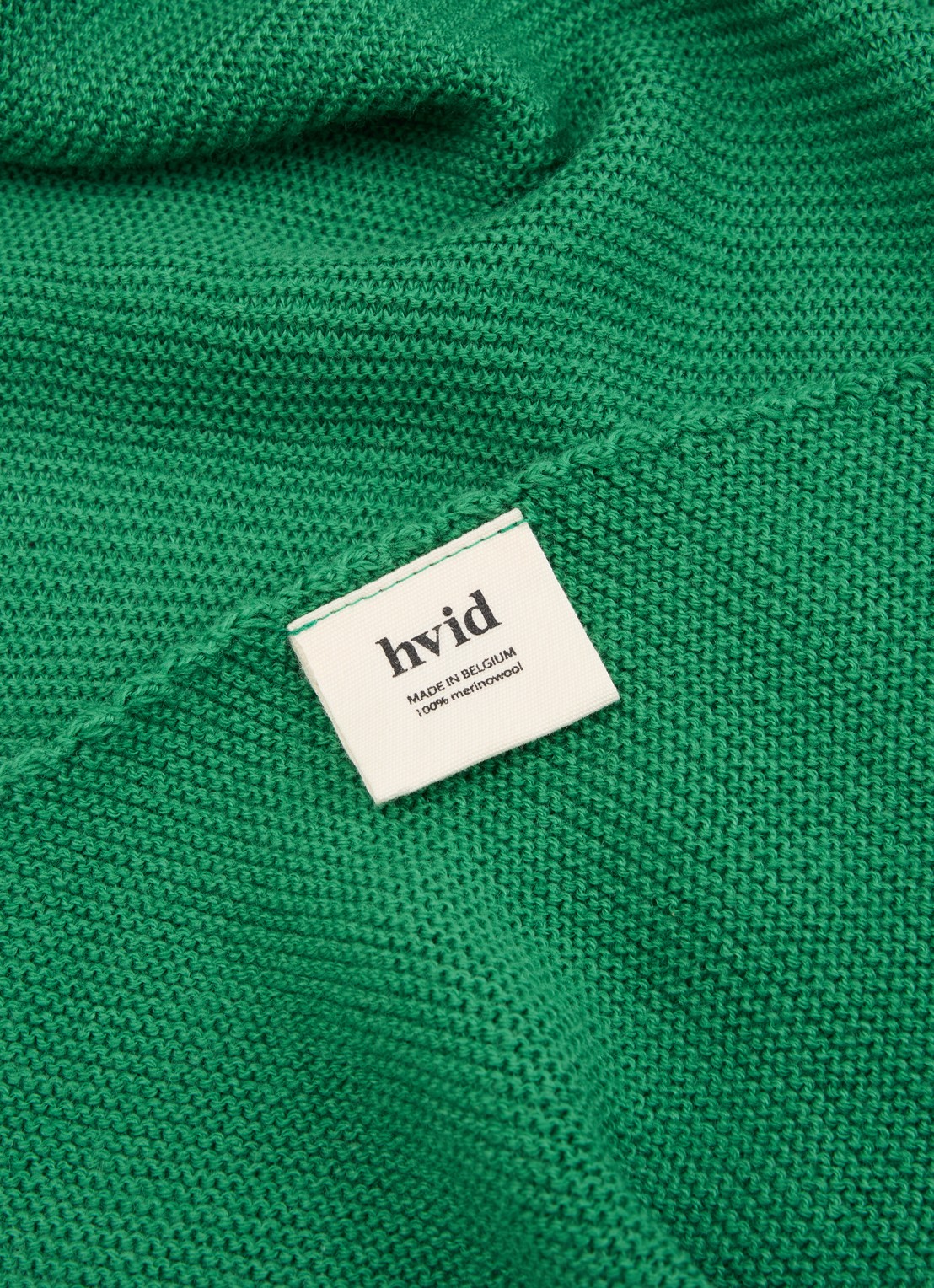 Hvid Josephina grofgebreide sjaal van merino wol 135 x 35 cm - detail 2 groen