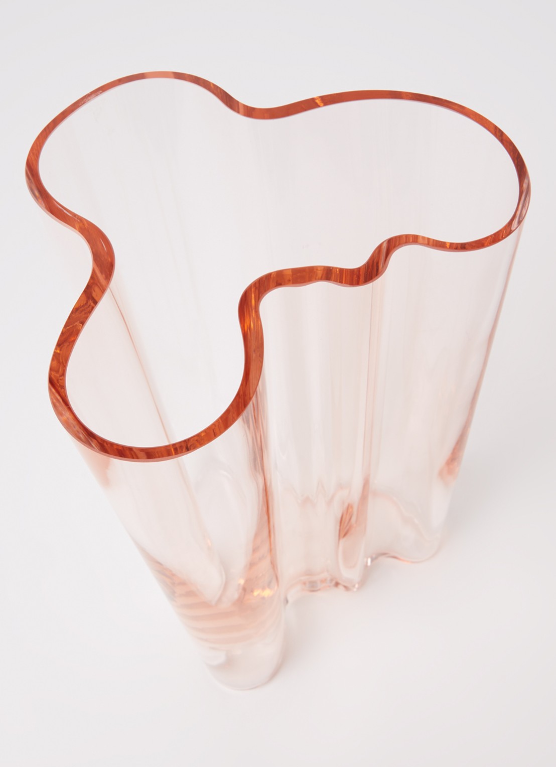 Iittala Alvar Aalto vaas 25,1 cm - voorkant 2 zalmroze