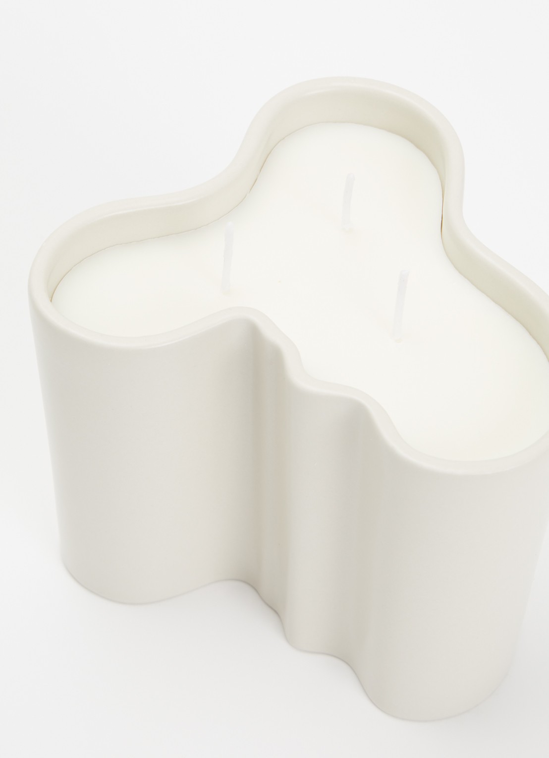 Iittala Alvar Aalto Zand geurkaars 1048 gram - voorkant 2 beige