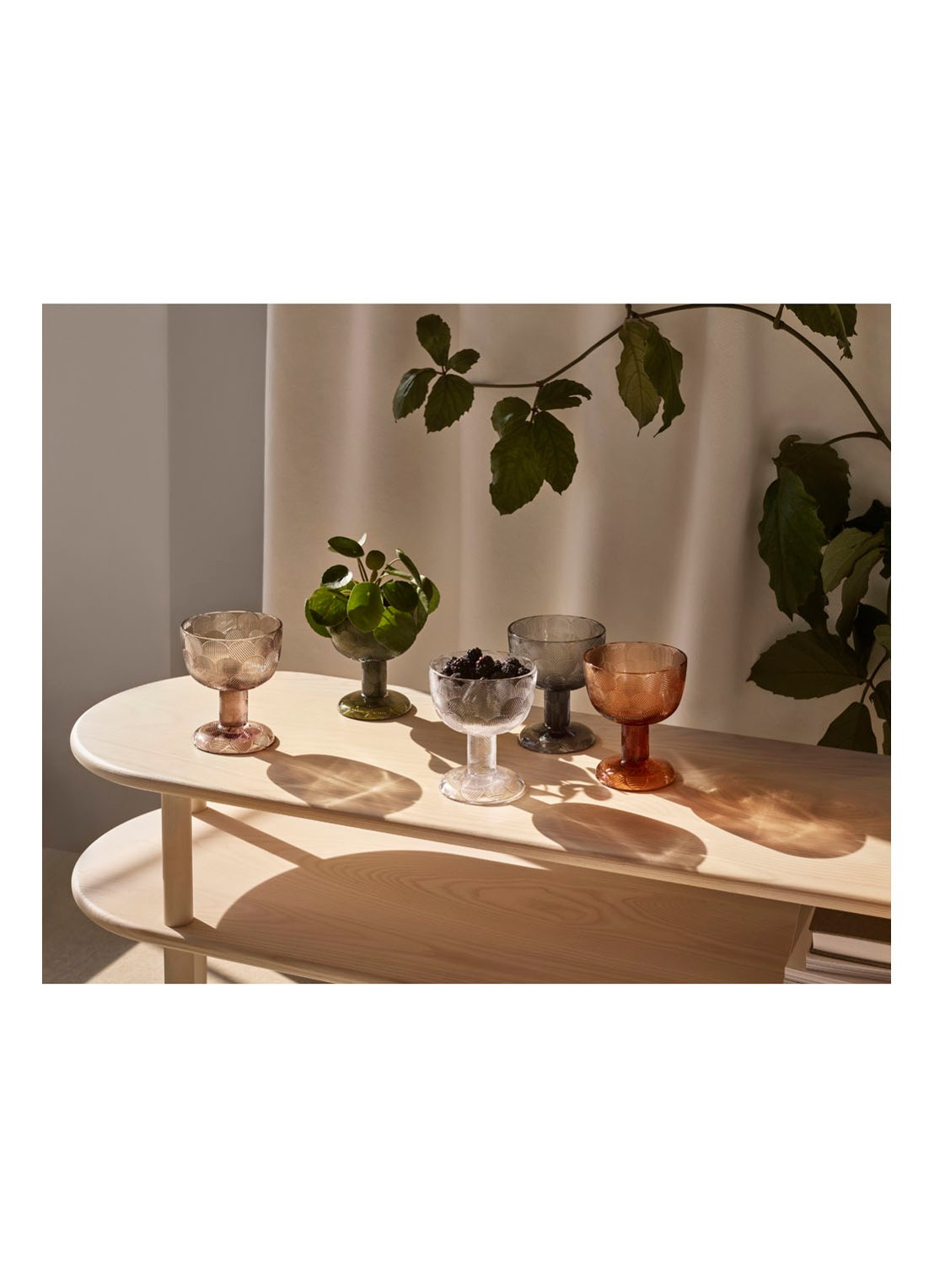 Iittala Miranda schaal op voet 11,5 cm - voorkant 2 oranje