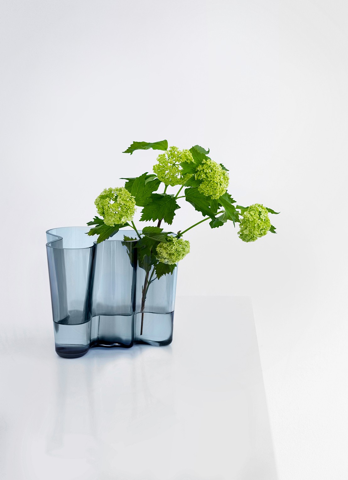 Iittala Vaas opaal 10 cm - detail 2 wit