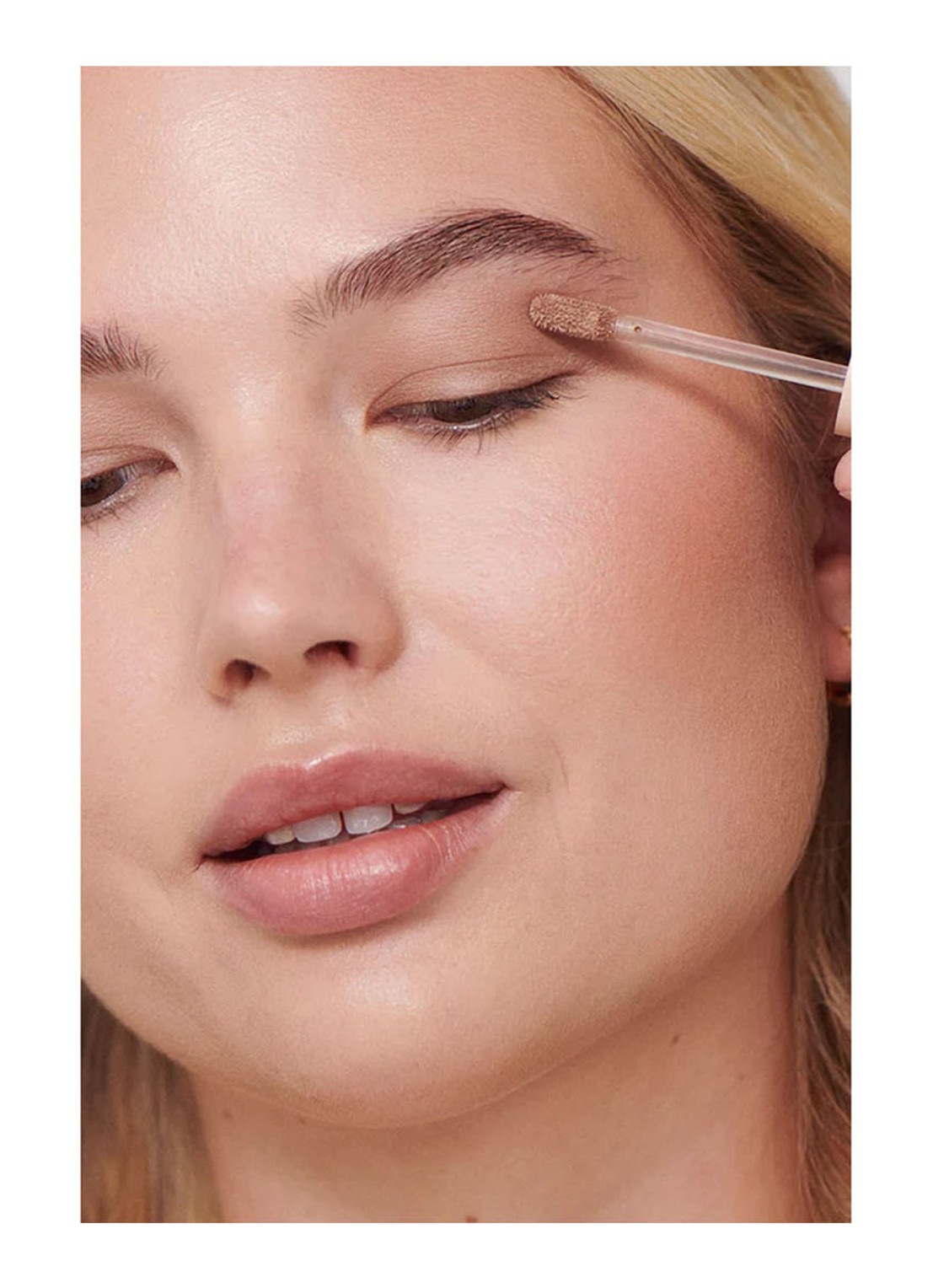 ILIA Beauty Liquid Powder Matte Eye Tint - vloeibare oogschaduw - detail 4 cork