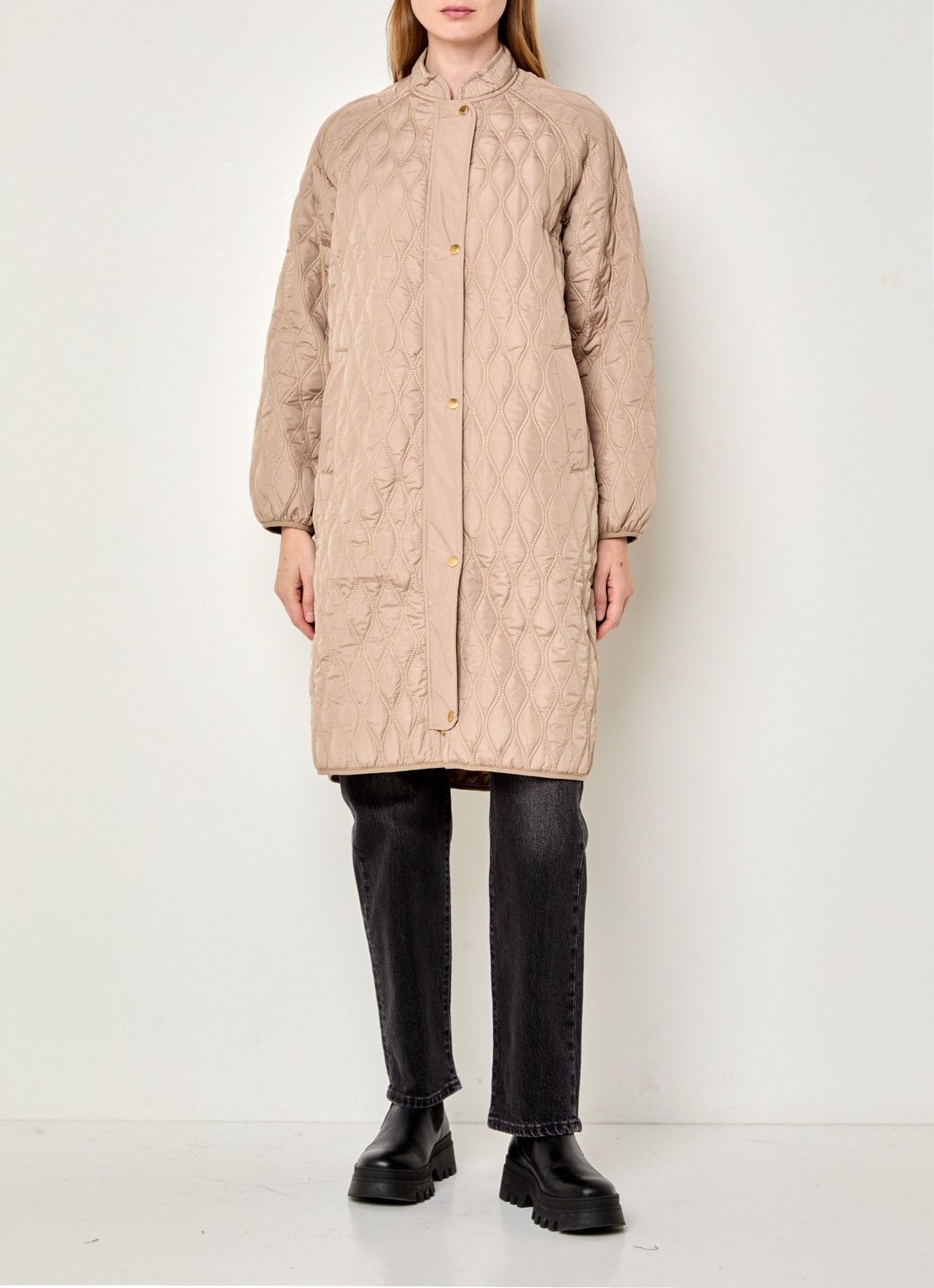 Ilse Jacobsen Gewatteerde jas met quilt patroon en steekzakken - voorkant 3 camel