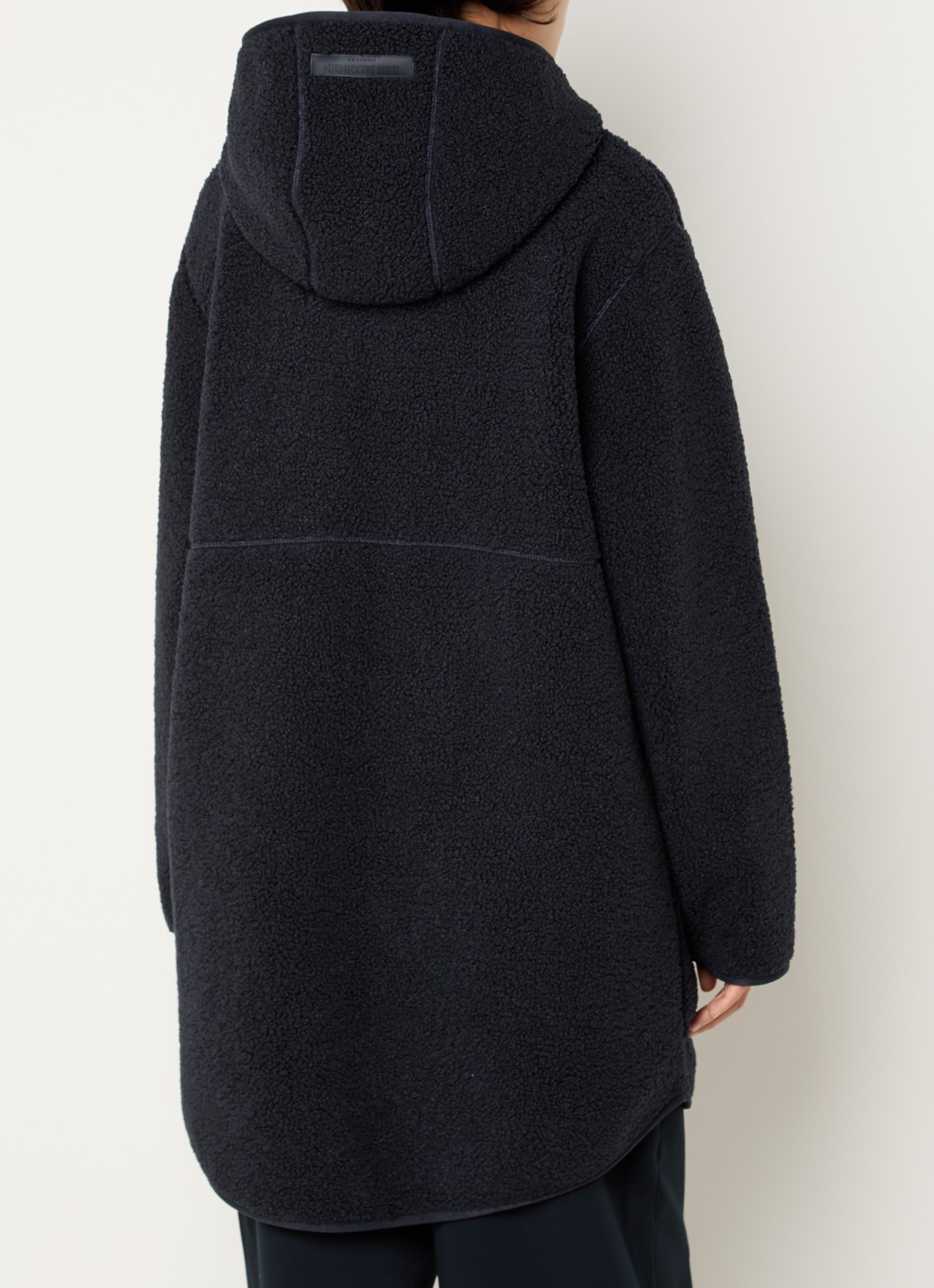 Ilse Jacobsen Longline jack van teddy met capuchon - achterkant 4 zwart
