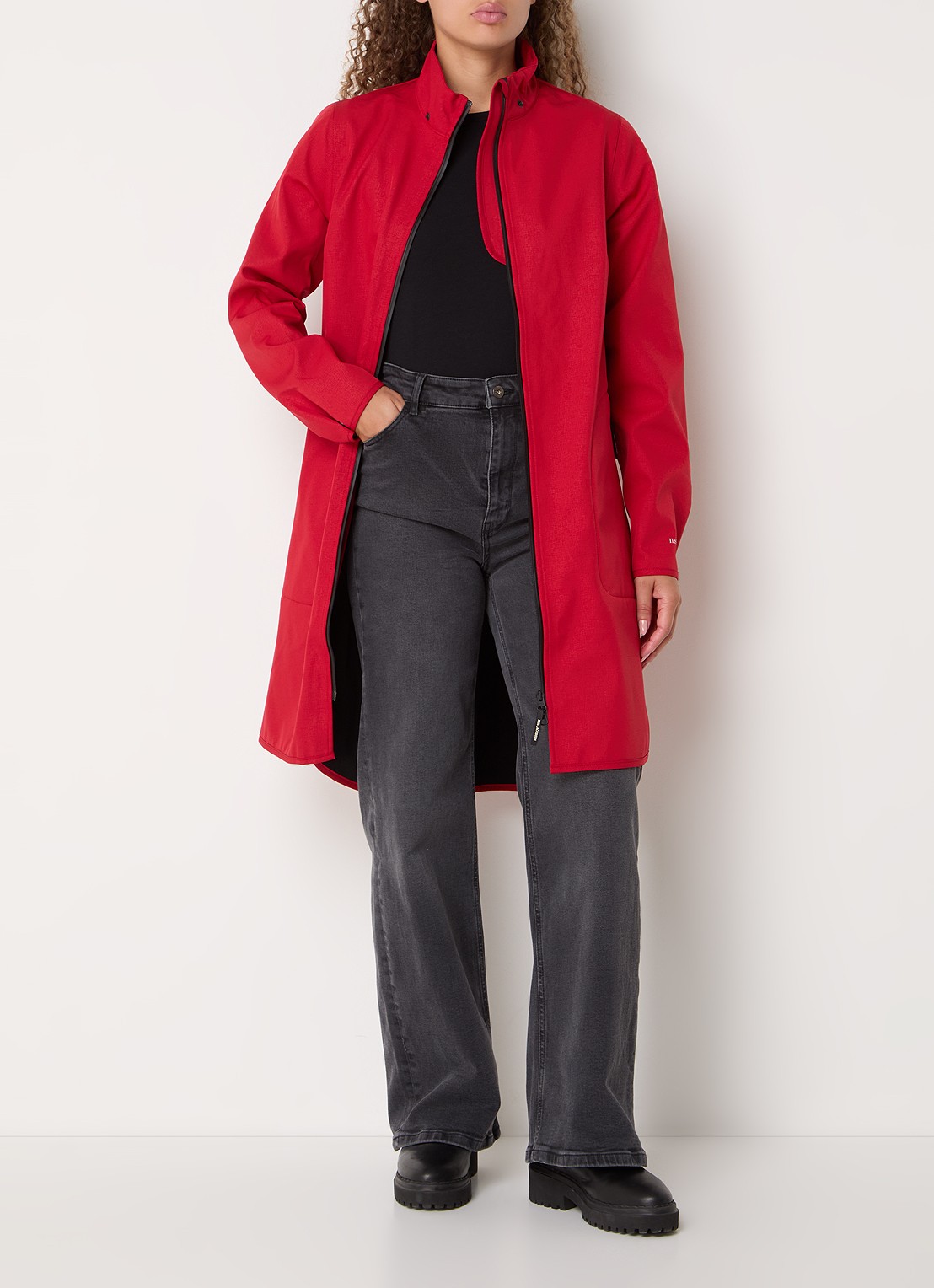 Ilse Jacobsen Rain128 softshell regenjas met afneembare capuchon - voorkant 4 donkerrood