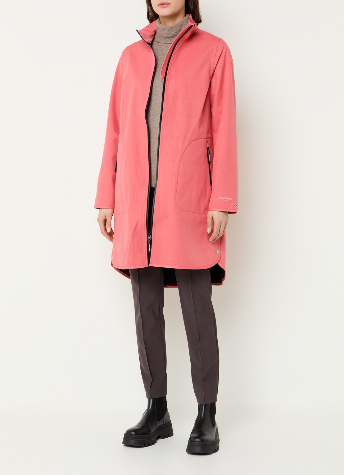 Ilse Jacobsen Rain128 softshell regenjas met afneembare capuchon - voorkant 3 koraalroze
