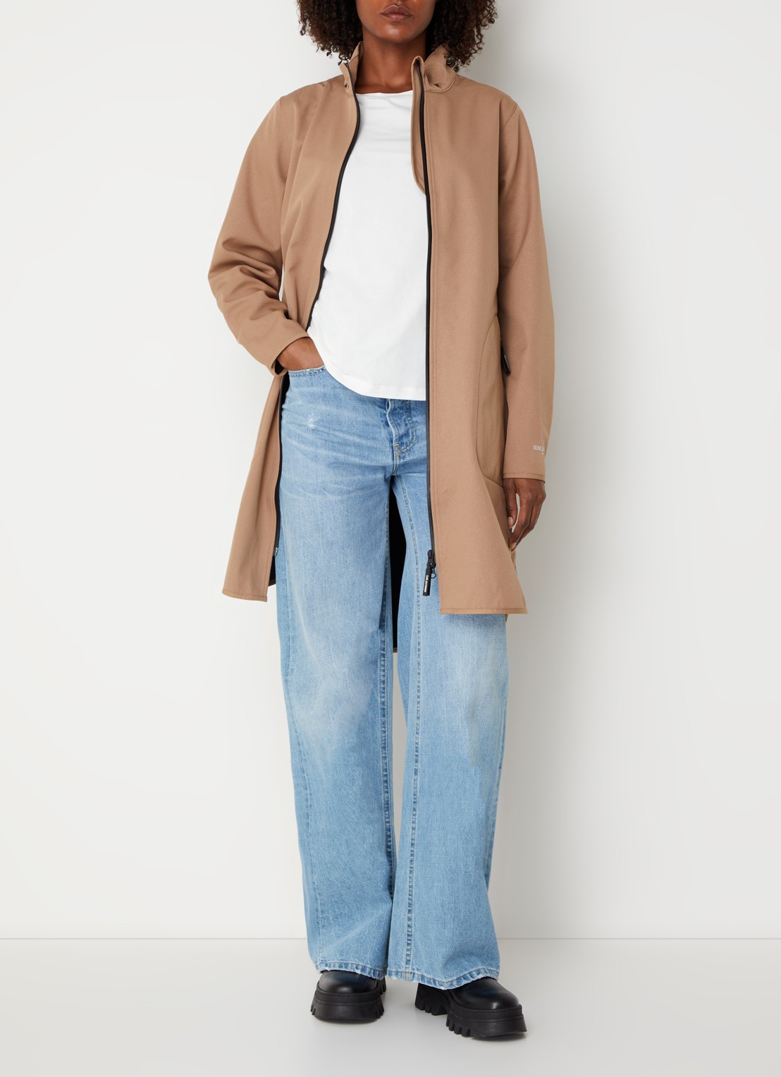 Ilse Jacobsen Rain128 softshell regenjas met afneembare capuchon - voorkant 3 beige