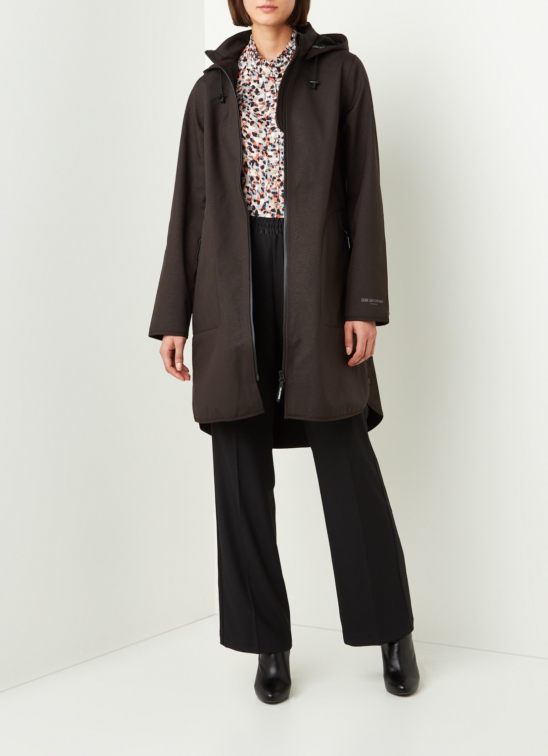 Ilse Jacobsen RAINCOAT Black - voorkant 2 zwart