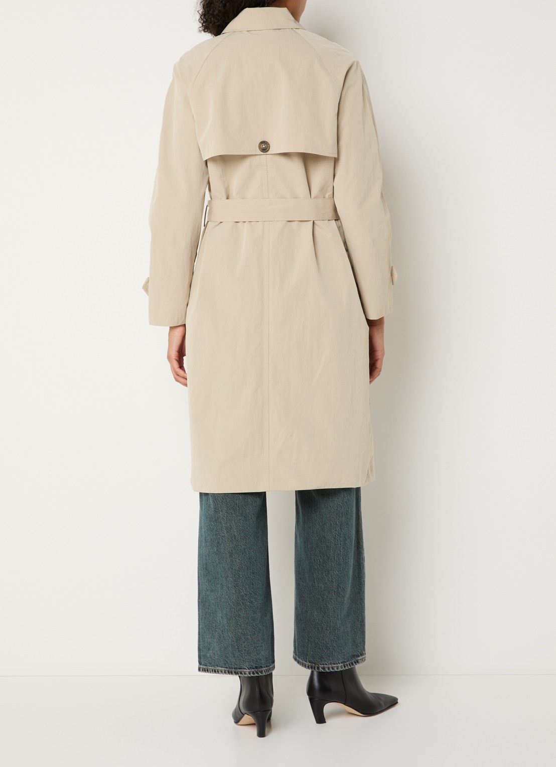 Ilse Jacobsen Rainvision double-breasted trenchcoat met steekzakken en strikceintuur - achterkant beige
