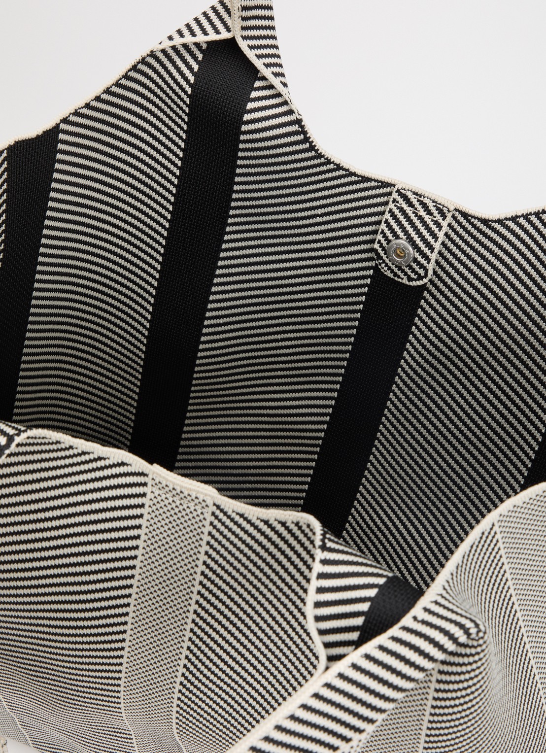 Ilse Jacobsen Shopper met grafische print - detail 2 zwart