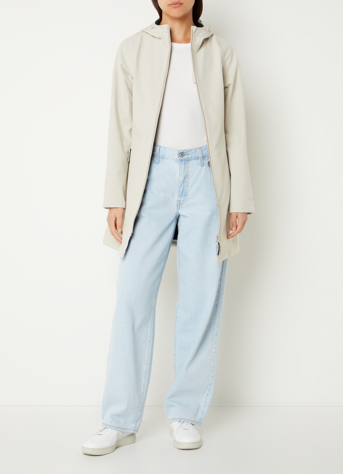 Ilse Jacobsen Softshell jack met capuchon en ritszakken - voorkant 4 beige