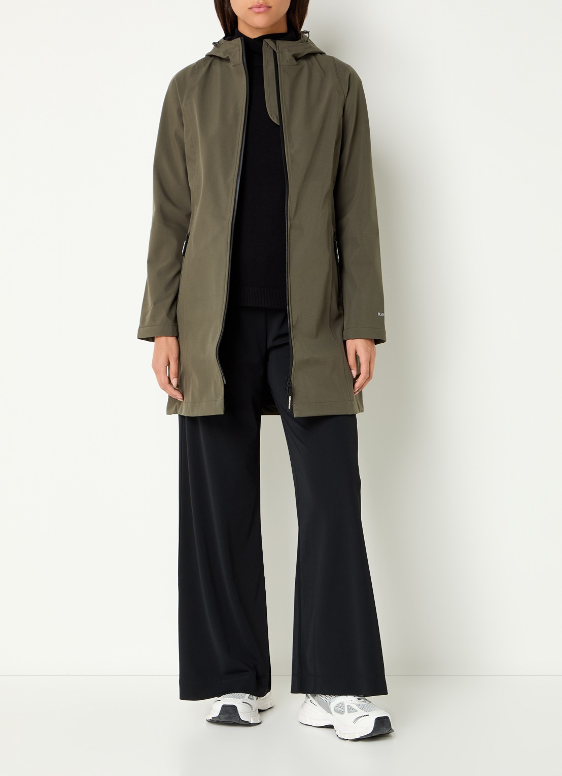 Ilse Jacobsen Softshell jack met capuchon en ritszakken - voorkant 3 legergroen