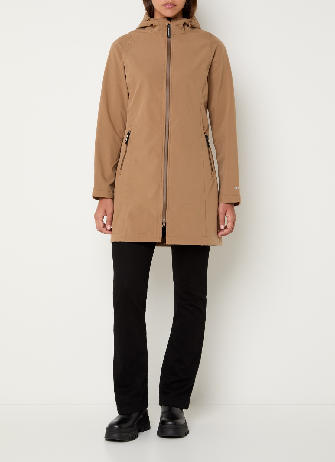 Ilse Jacobsen Softshell jack met capuchon en ritszakken - voorkant 3 camel