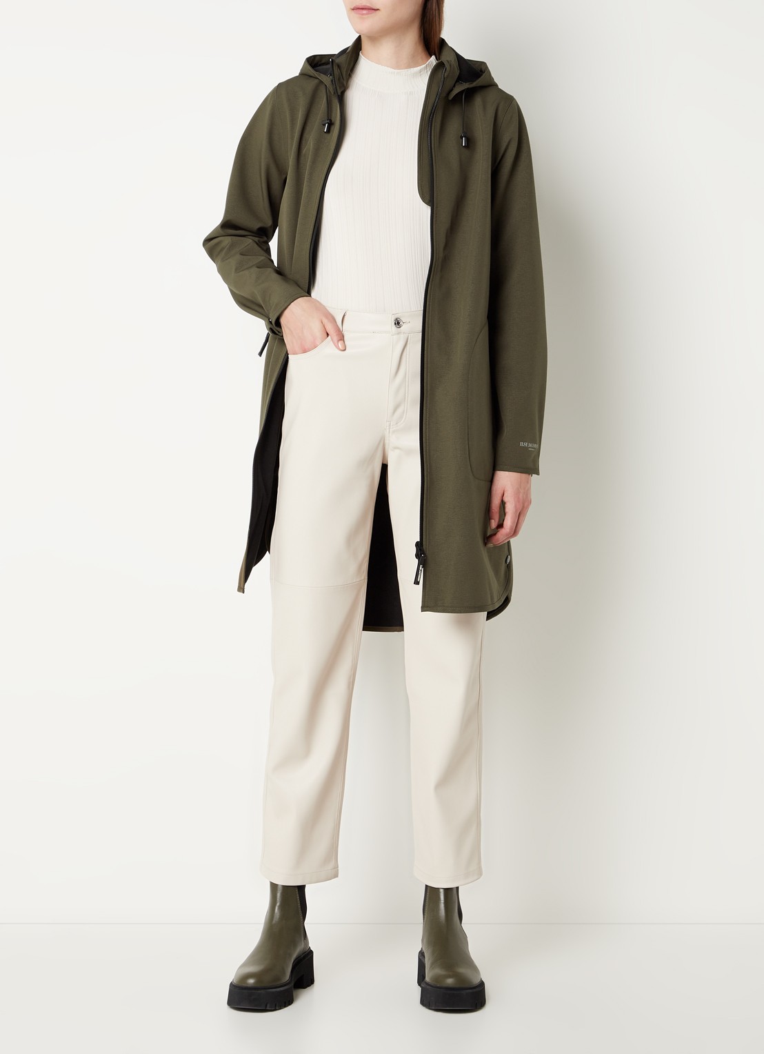 Ilse Jacobsen Softshell regenjas met ritszakken  - voorkant 2 groen