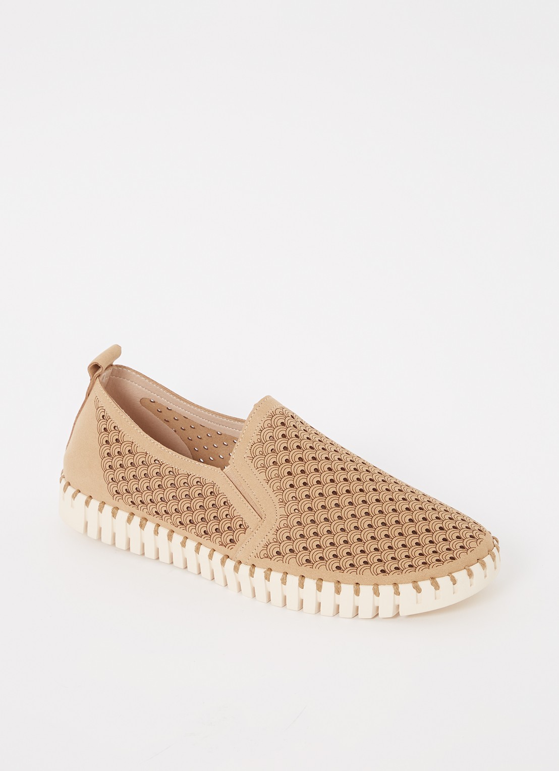 Ilse Jacobsen Tulip slip-on met cut-out detail - voorkant camel