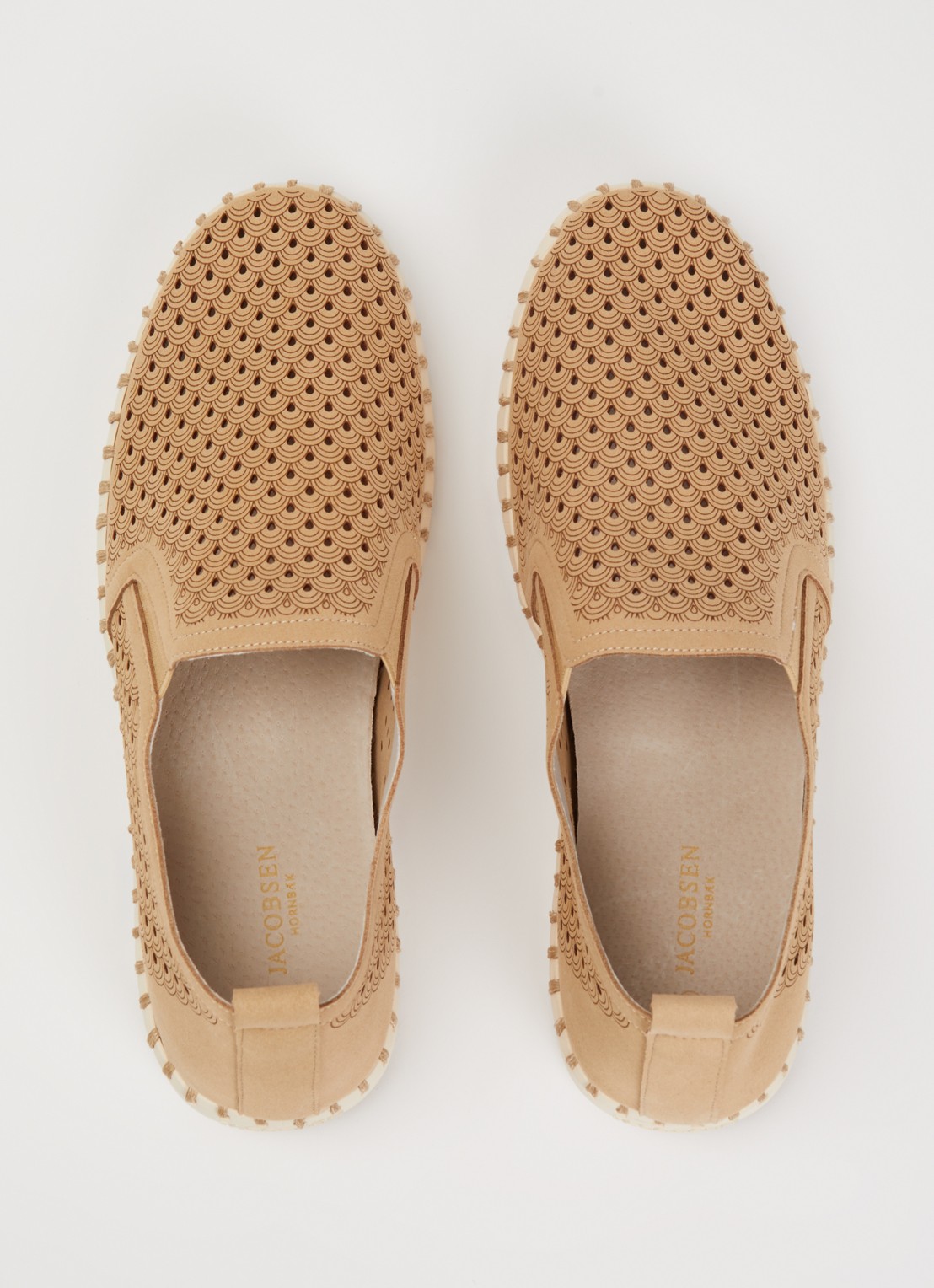 Ilse Jacobsen Tulip slip-on met cut-out detail - detail 3 donkerbeige
