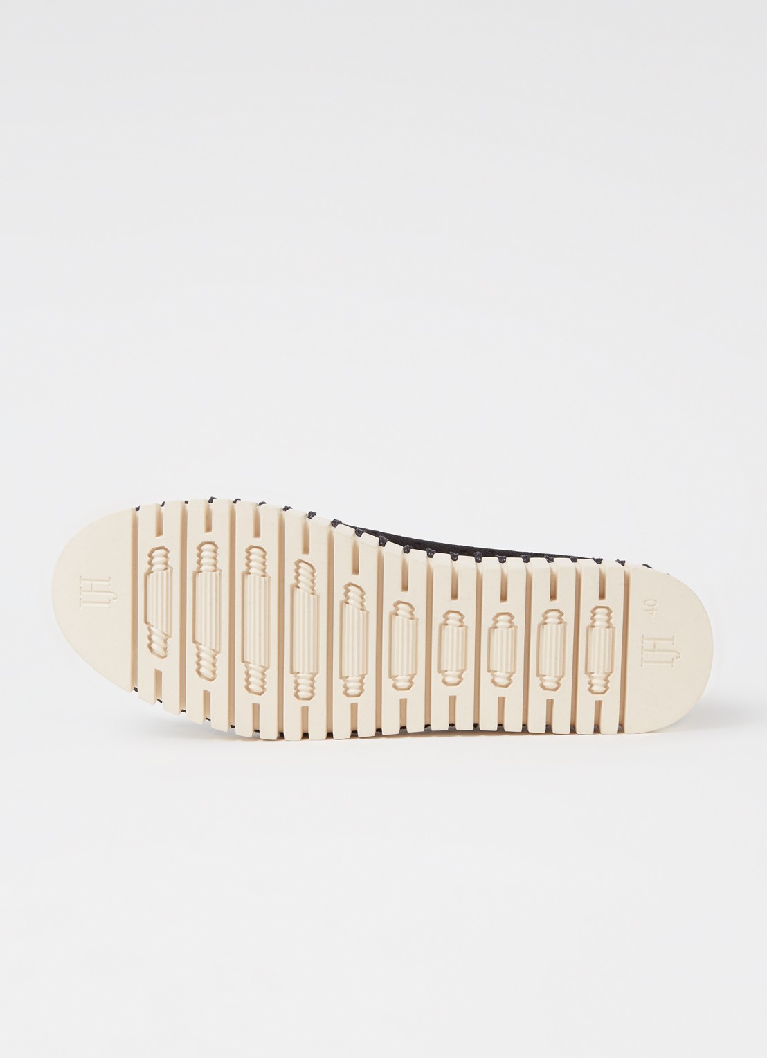 Ilse Jacobsen Tulip slip-on met cut-out details - detail 4 zwart