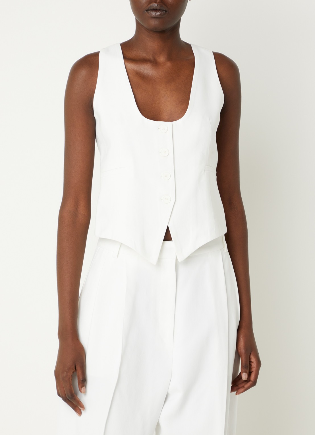 IRO Cala gilet met paspelzakken  - detail 3 gebroken wit