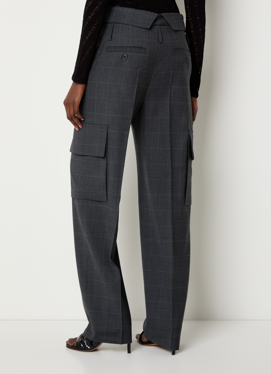 IRO Cruze high waist straight fit pantalon met steekzakken - achterkant donkergrijs