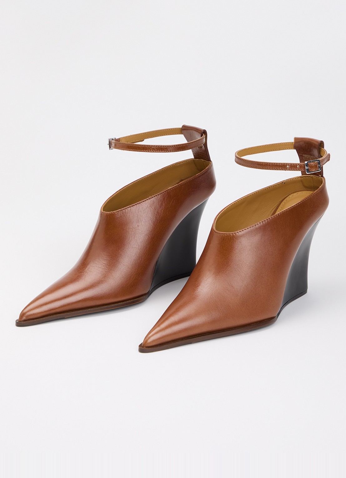 IRO Fauve pump van leer - detail 3 cognac