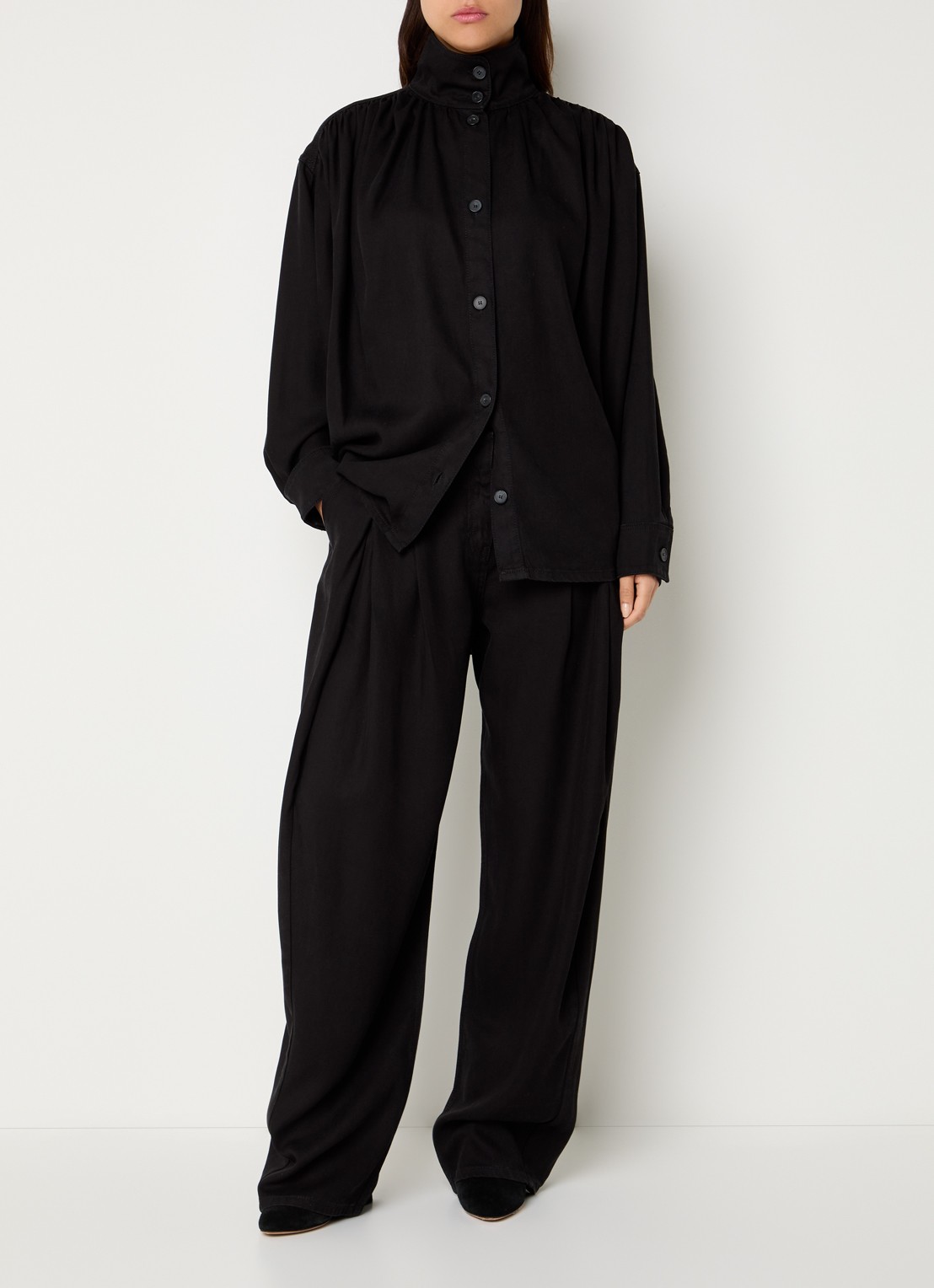 IRO Fenyra blouse met opstaande kraag - voorkant 2 zwart