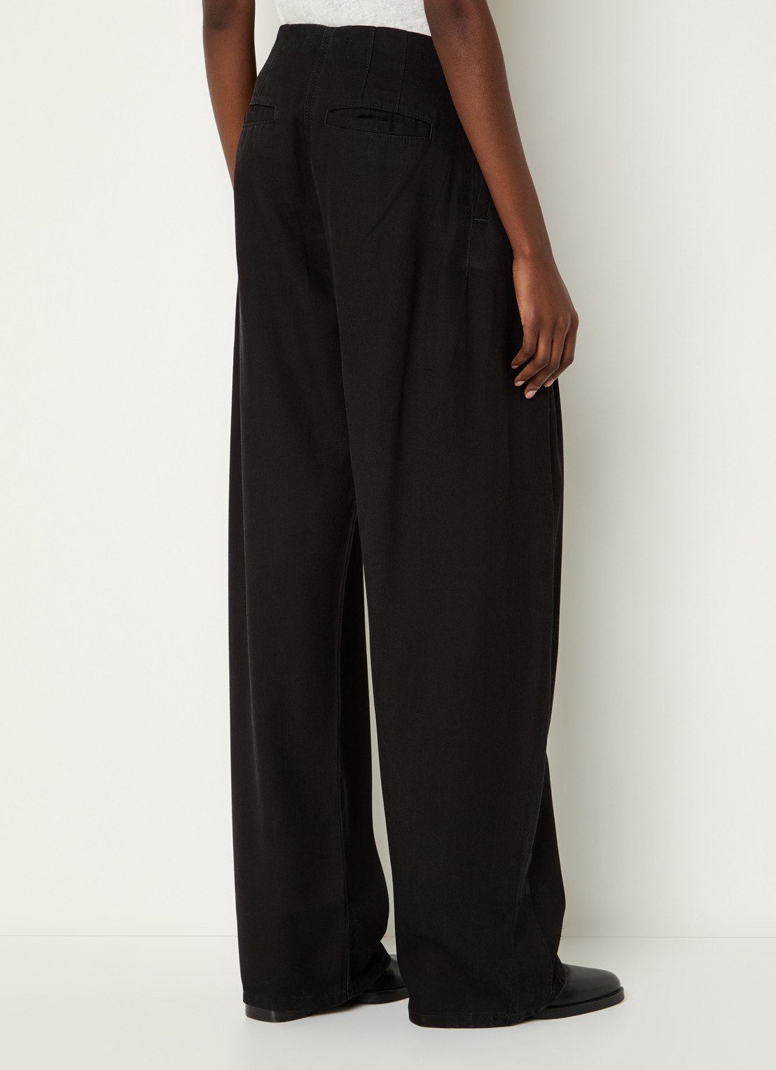 IRO Flowy high waist loose fit jeans met plooidetail - achterkant 2 zwart