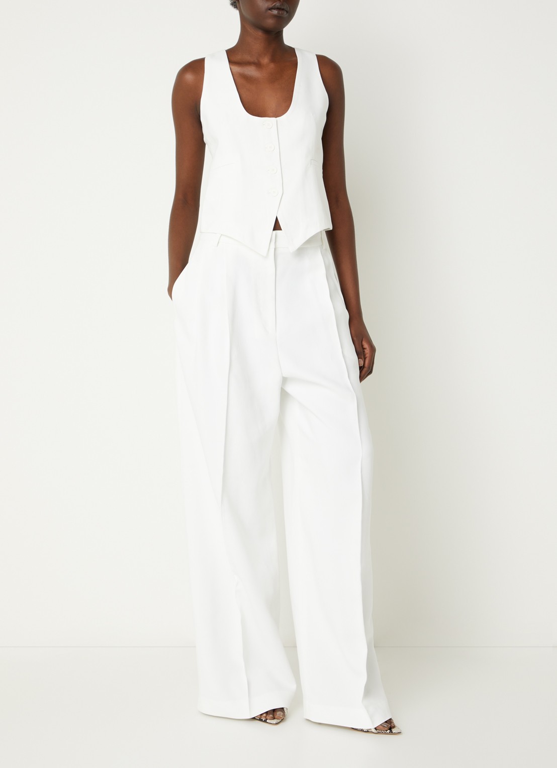IRO Helis high waist wide leg pantalon met persplooi - voorkant 4 gebroken wit