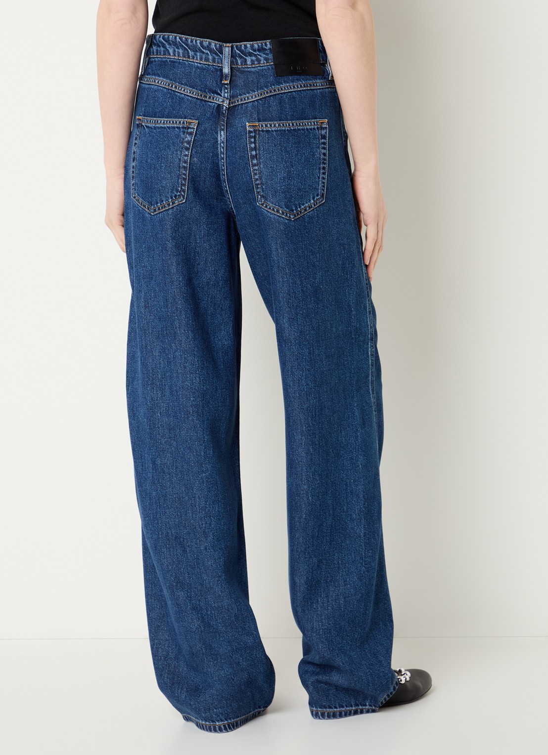 IRO Joris high waist straight leg jeans met donkere wassing - achterkant 5 indigo