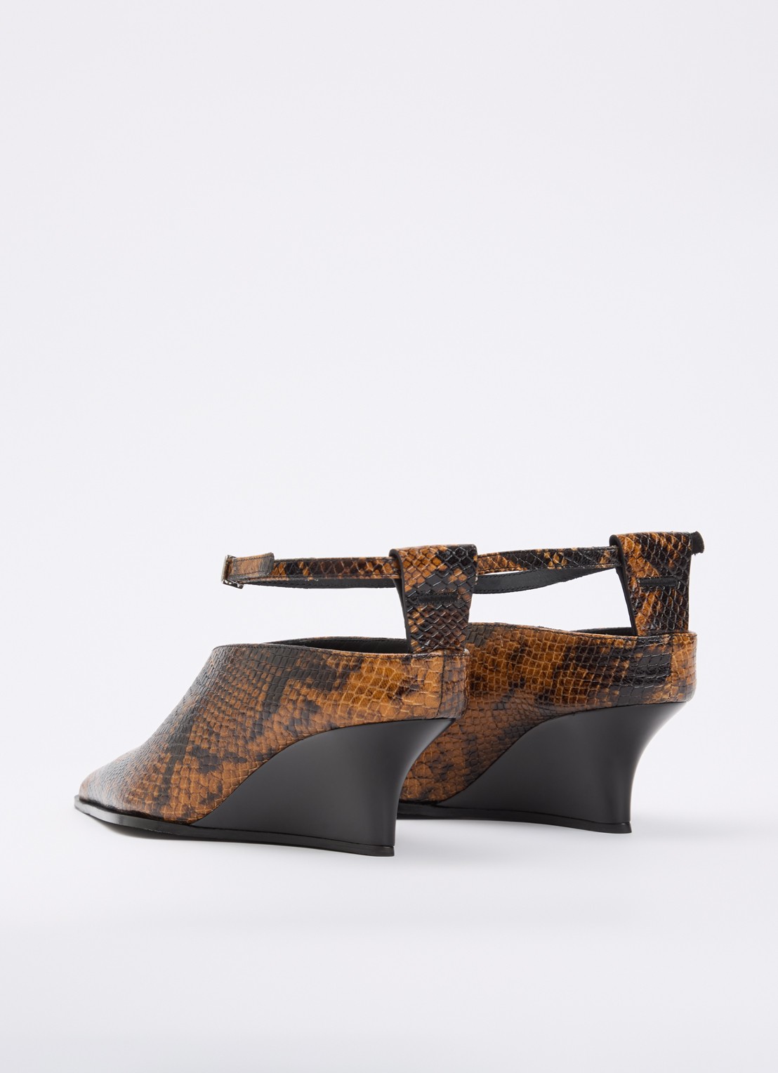 IRO Pump van leer met slangenprint  - achterkant bruin