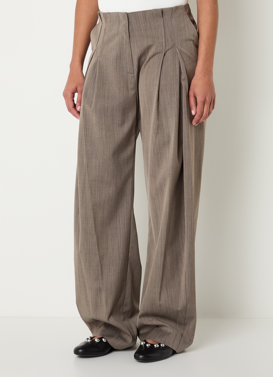 IRO Sauge high waist wide fit pantalon in wolblend met steekzakken - detail 4 donkerbeige