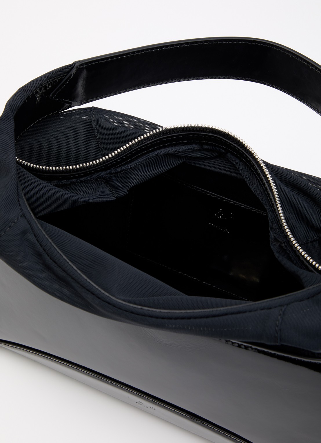 IRO Tandem Gloss Large handtas van lakleer met afneembare schouderriem - detail 2 zwart