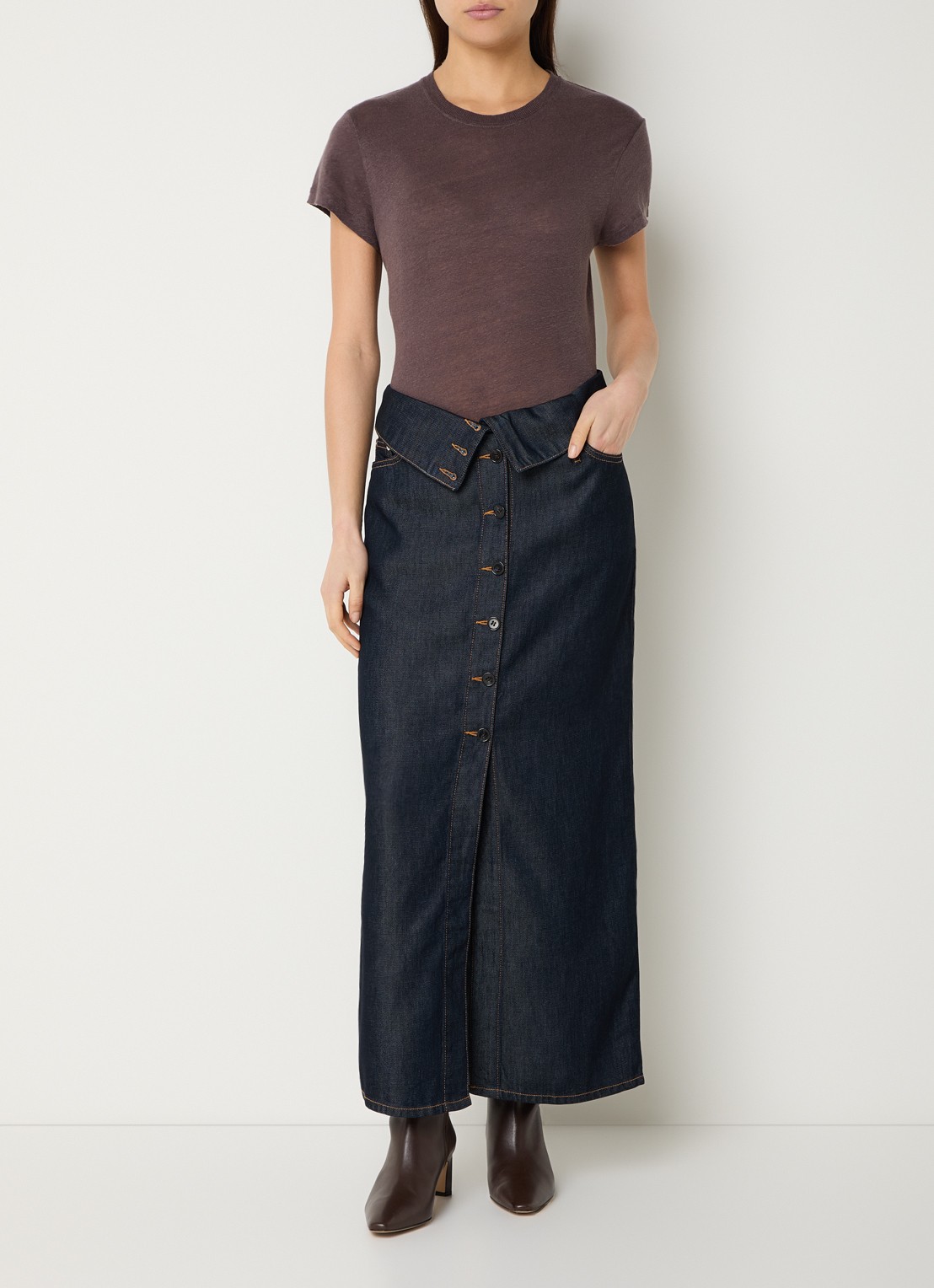 IRO Third T-shirt met ronde hals - voorkant 2 bruin