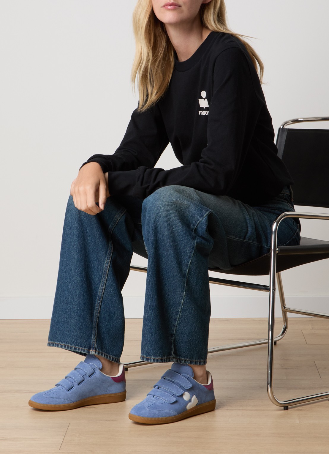 Isabel Marant Beth sneaker van kalfssuède  - voorkant 7 staalblauw
