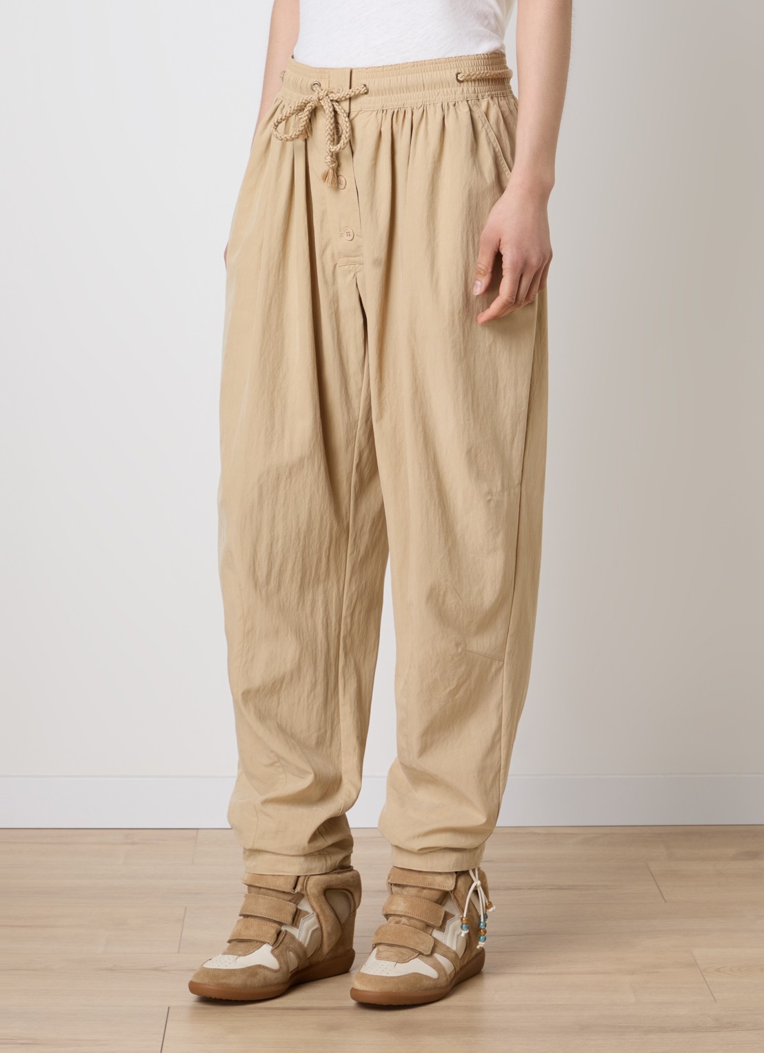 Isabel Marant Falcona mid waist wide fit chino met steekzakken - detail 3 zand