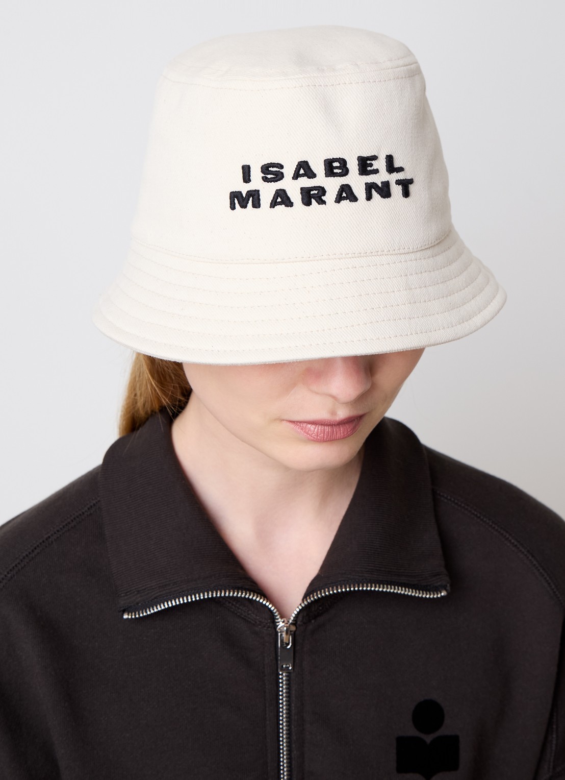 Isabel Marant Haley bucket hoed met logoborduring - voorkant 2 creme