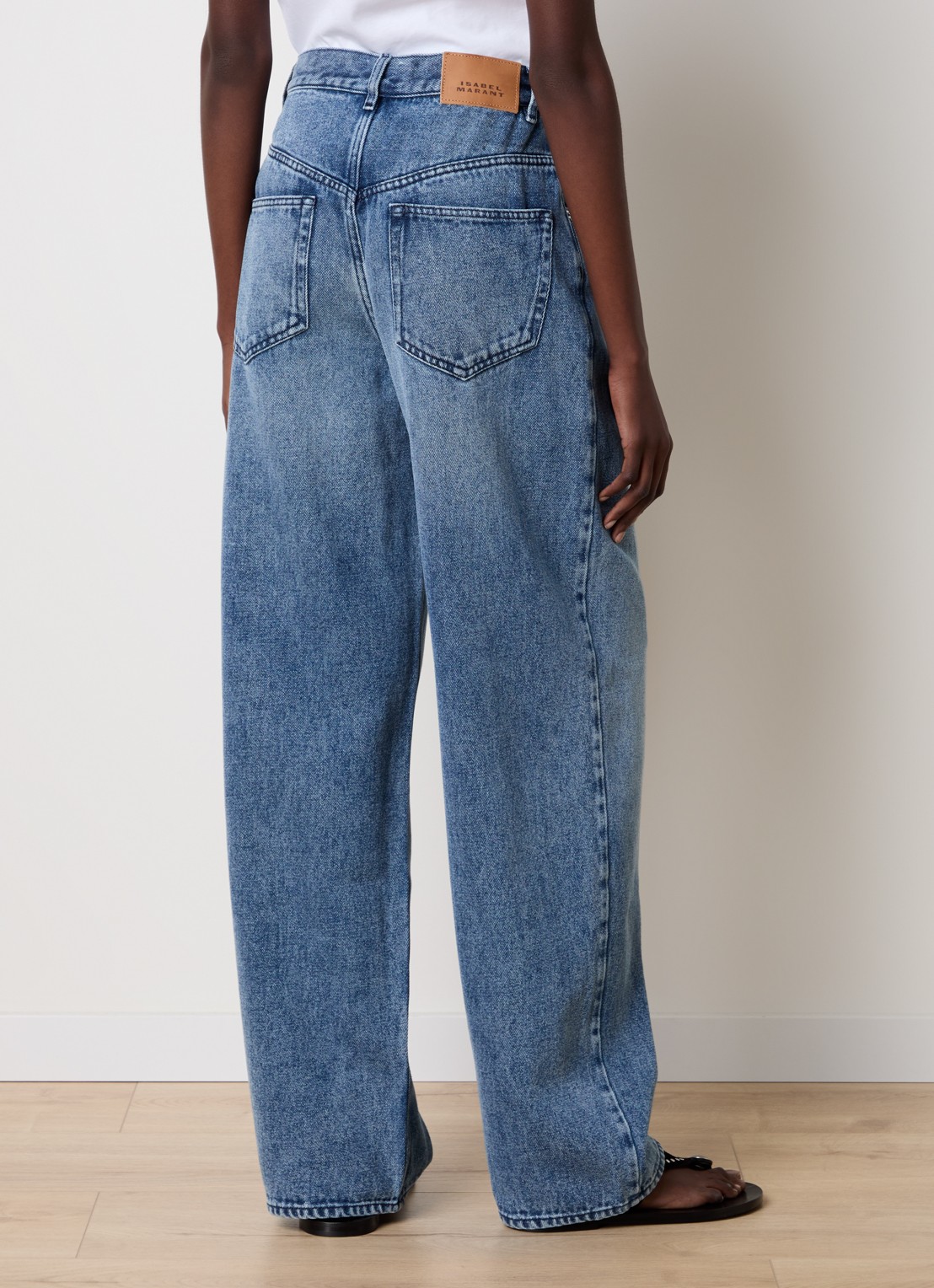 Isabel Marant Joanny high waist wide leg jeans  met medium wassing - achterkant indigo