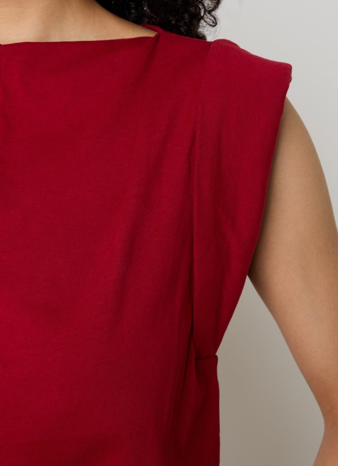 Isabel Marant Maisan top met asymmetrische zoom - detail 2 cranberryrood