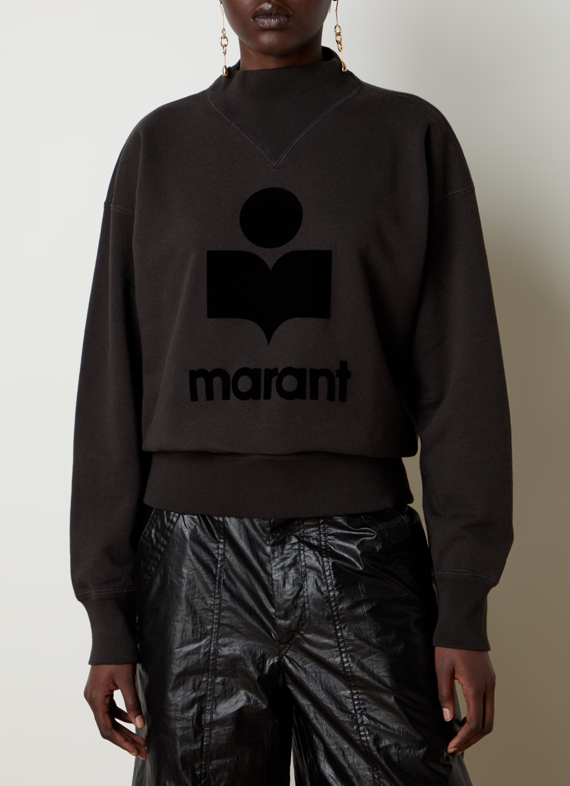 Isabel Marant Moby sweater met flock logoprint en opstaande kraag - detail 2 antraciet