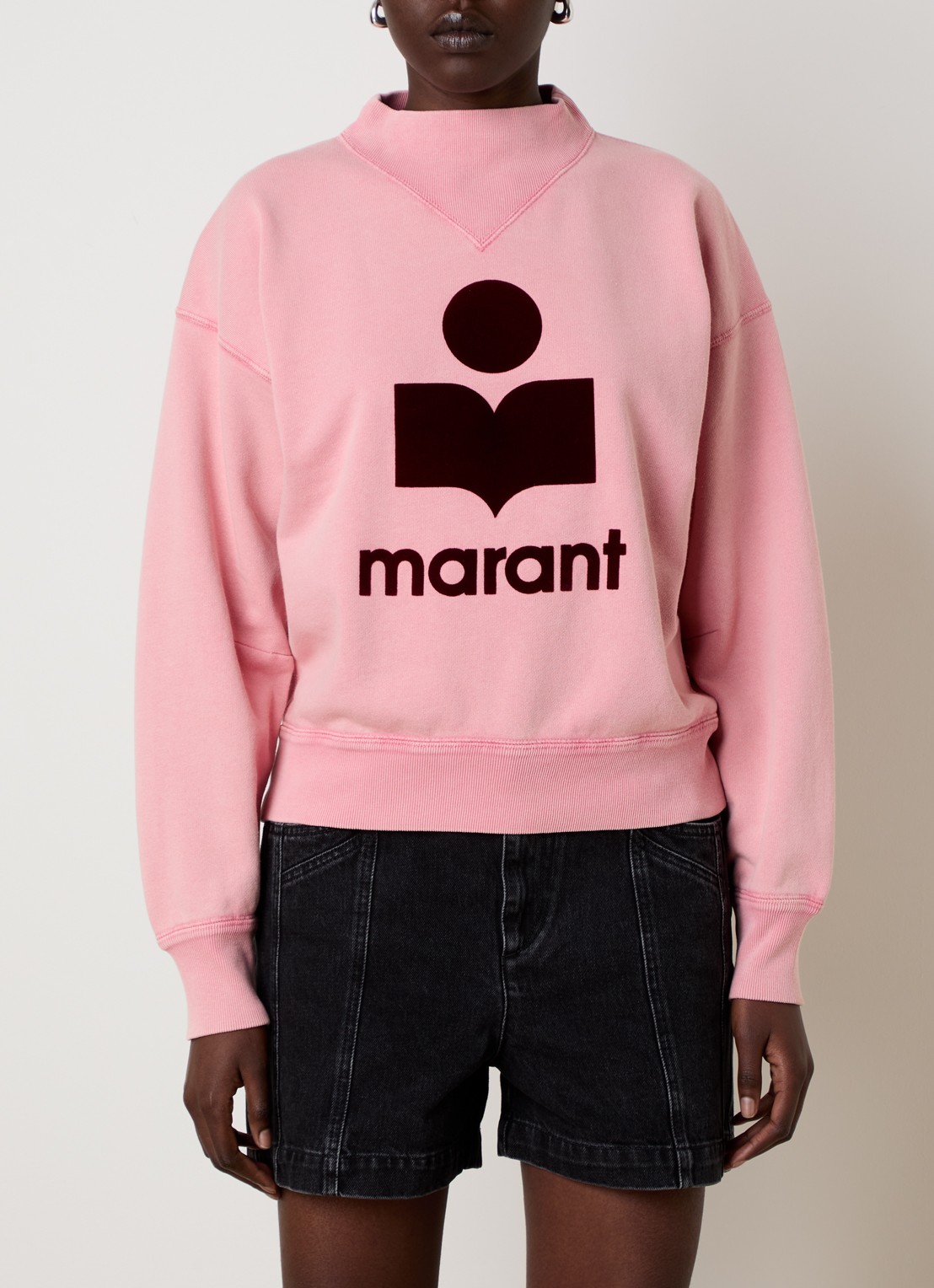 Isabel Marant Moby sweater met flock logoprint en opstaande kraag - detail zalmroze