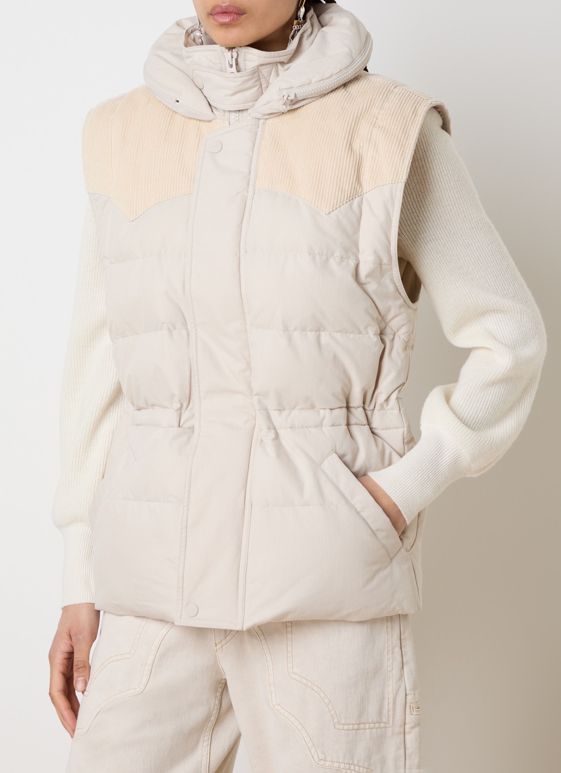 Isabel Marant Olfa bodywarmer met opbergbare capuchon en steekzakken - detail 3 creme