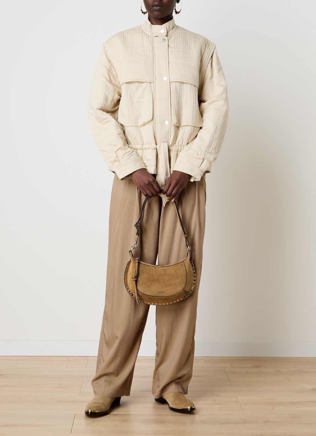 Isabel Marant Oskan Moon crossbodytas van kalfssuède met studs  - voorkant 7 camel