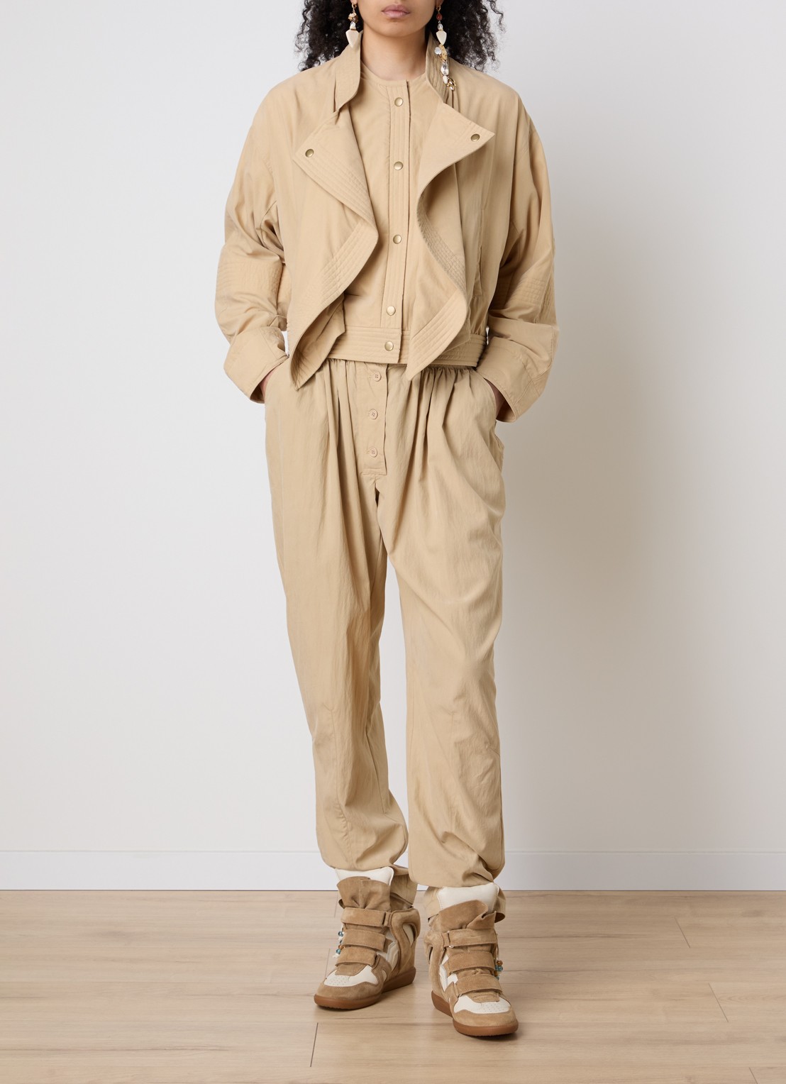 Isabel Marant Tricia jack met steekzakken - voorkant 5 zand