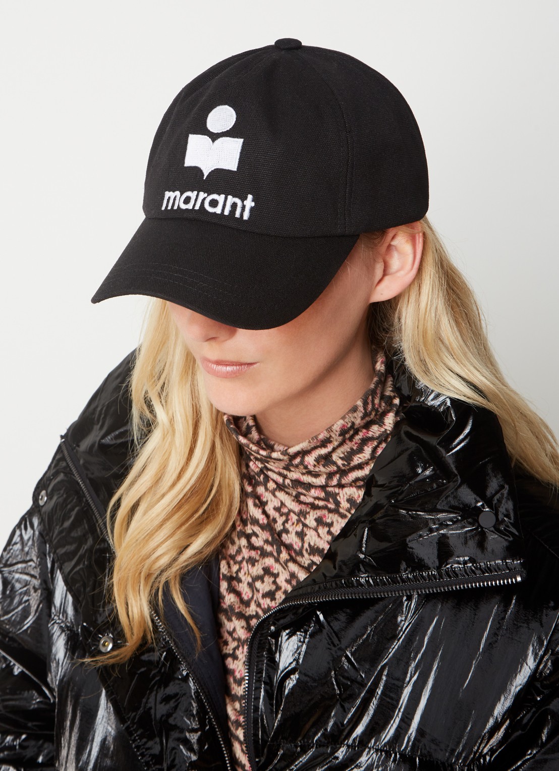 Isabel Marant Tyron pet met logoborduring  - voorkant 3 zwart