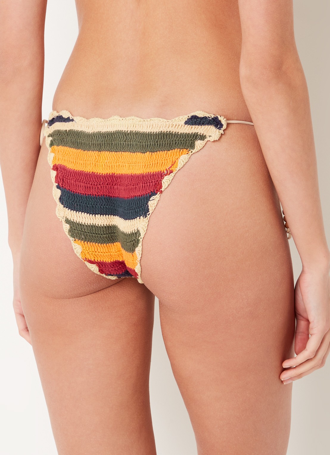 It's Now Cool Brazilian bikinislip van crochet - achterkant 5 abrikoos