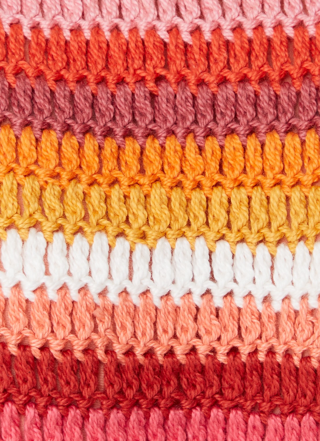 It's Now Cool Tanga bikinislip van crochet - detail 3 zalmroze