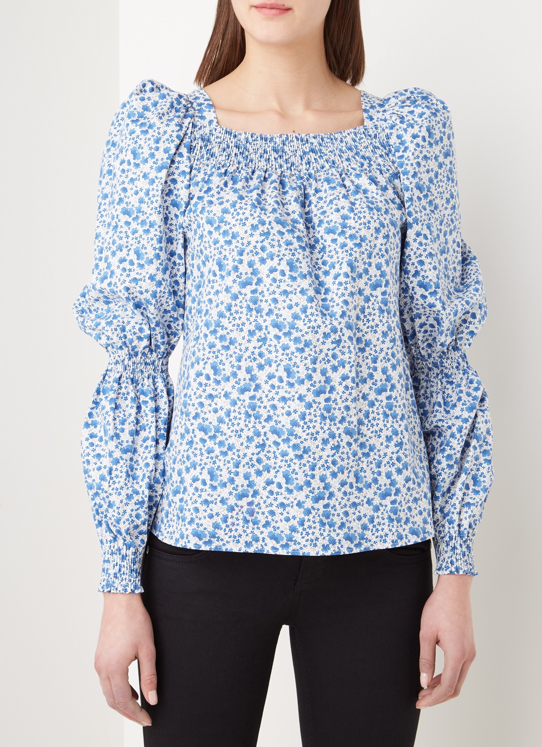 Ivy & Oak Top met pofmouw en bloemenprint - detail 2 donkerblauw