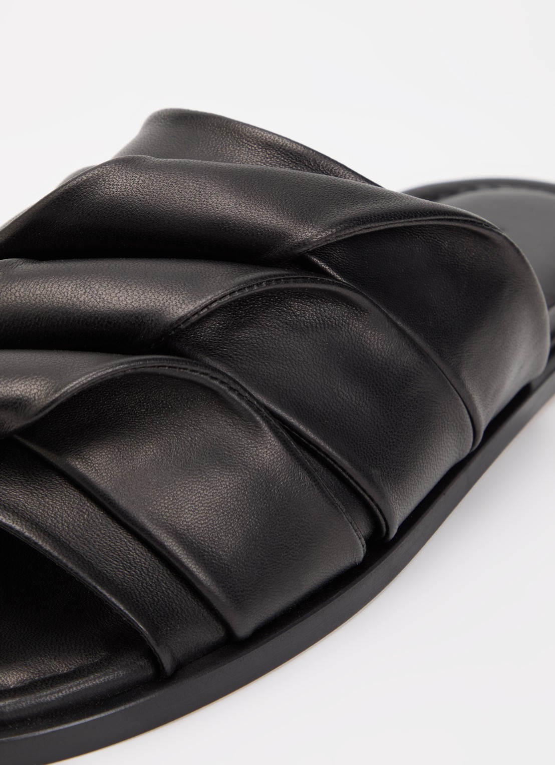 J.W. Anderson Coil slipper van leer - detail 6 zwart
