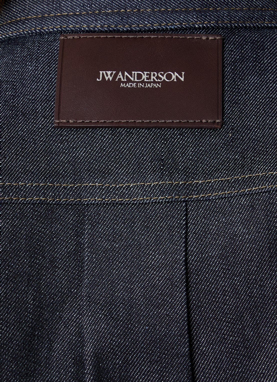 J.W. Anderson Cropped A-lijn blouse van denim met borstzak en donkere wassing - detail 4 indigo