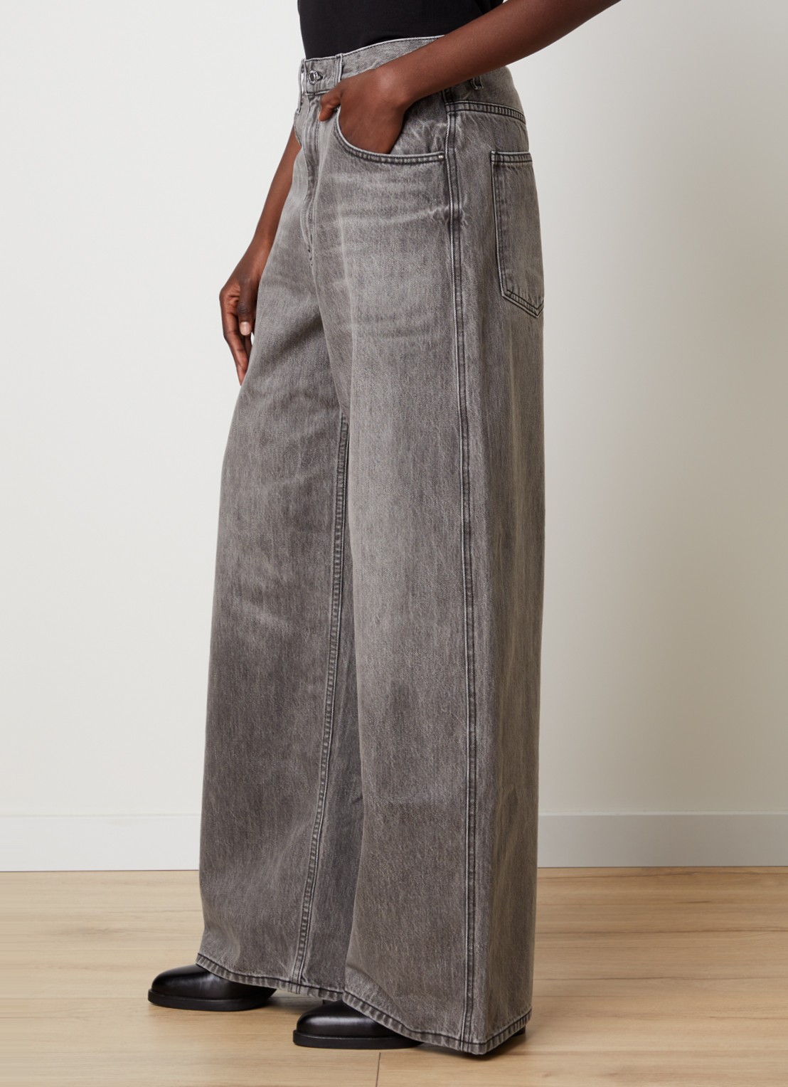 J.W. Anderson Terese high waist wide leg jeans met gekleurde wassing - detail 3 lichtgrijs